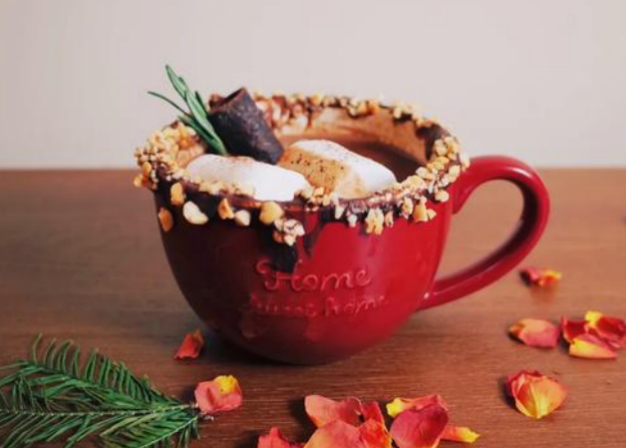The Surprising Health Benefits of the Popular Christmas Drin